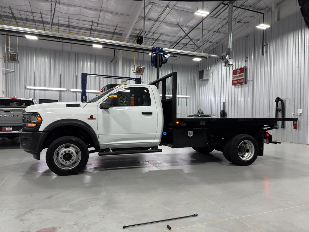 2024 Ram 5500 Tradesman photo 2