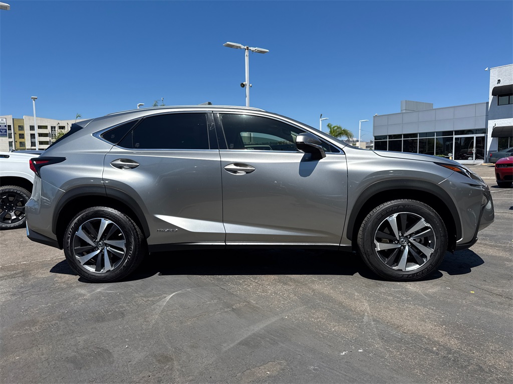 2018 Lexus NX 300h Luxury photo 7