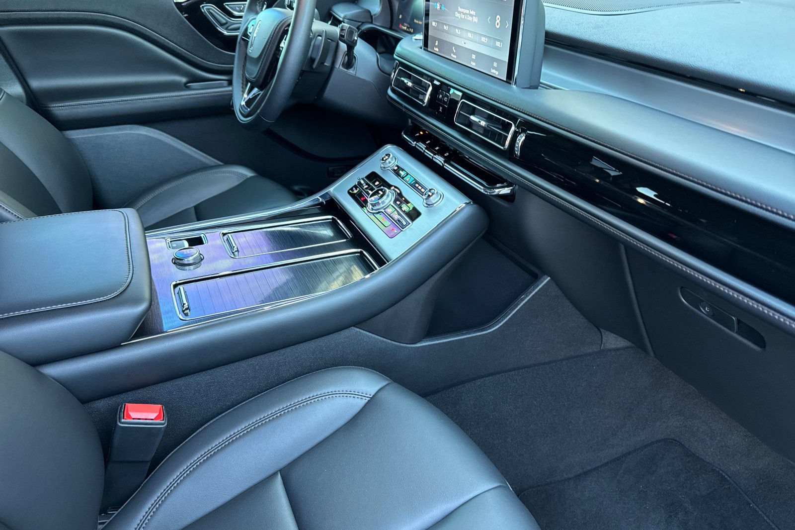 2024 Lincoln Aviator photo 19