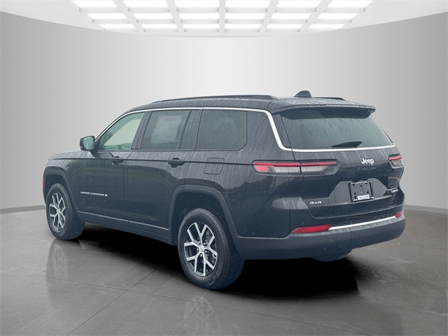 2025 Jeep Grand Cherokee Limited photo 3