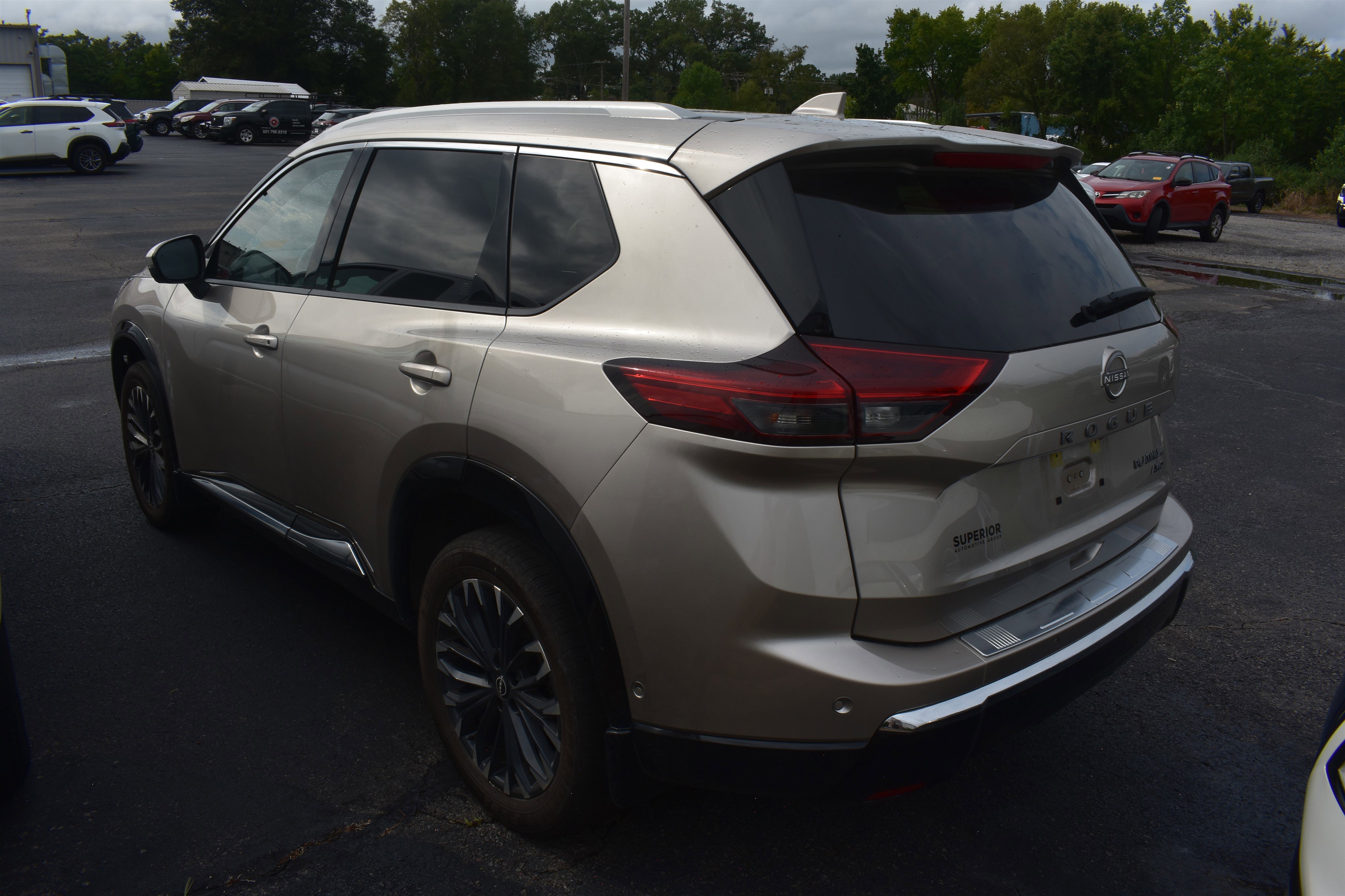 2024 Nissan Rogue Platinum photo 4