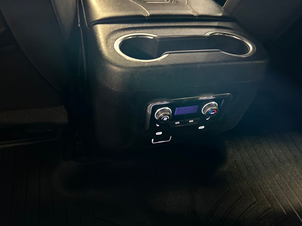 2022 Gmc Yukon XL SLT photo 15