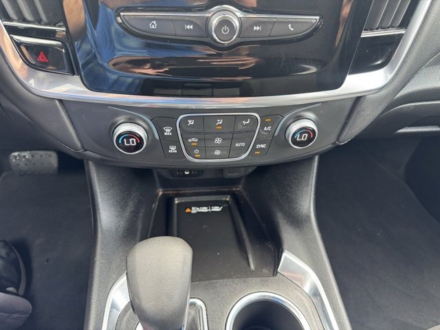 2022 Chevrolet Traverse Cloth photo 25