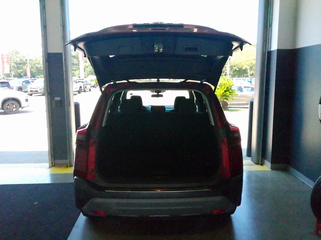2021 Nissan Rogue SV photo 15