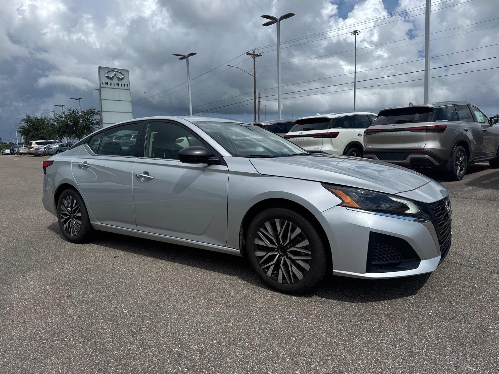 2024 Nissan Altima 2.5 SV photo 3