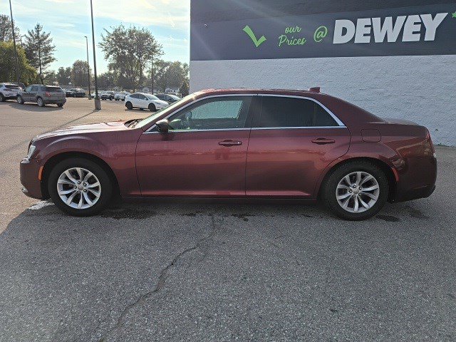 2016 Chrysler 300 Limited photo 2