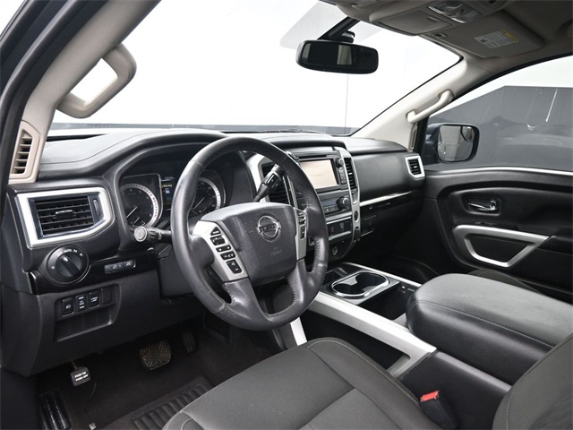 2017 Nissan Titan SV photo 30
