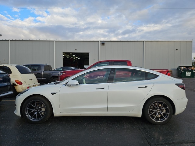 2020 Tesla Model 3 Long Range photo 2
