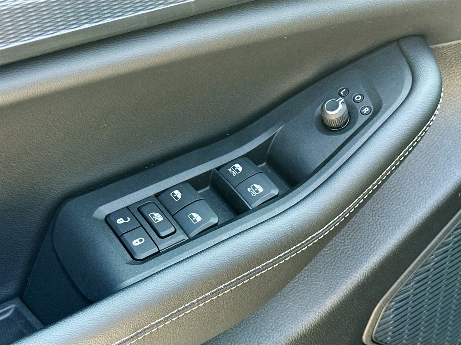 2025 Jeep Grand Cherokee Laredo Altitude photo 11