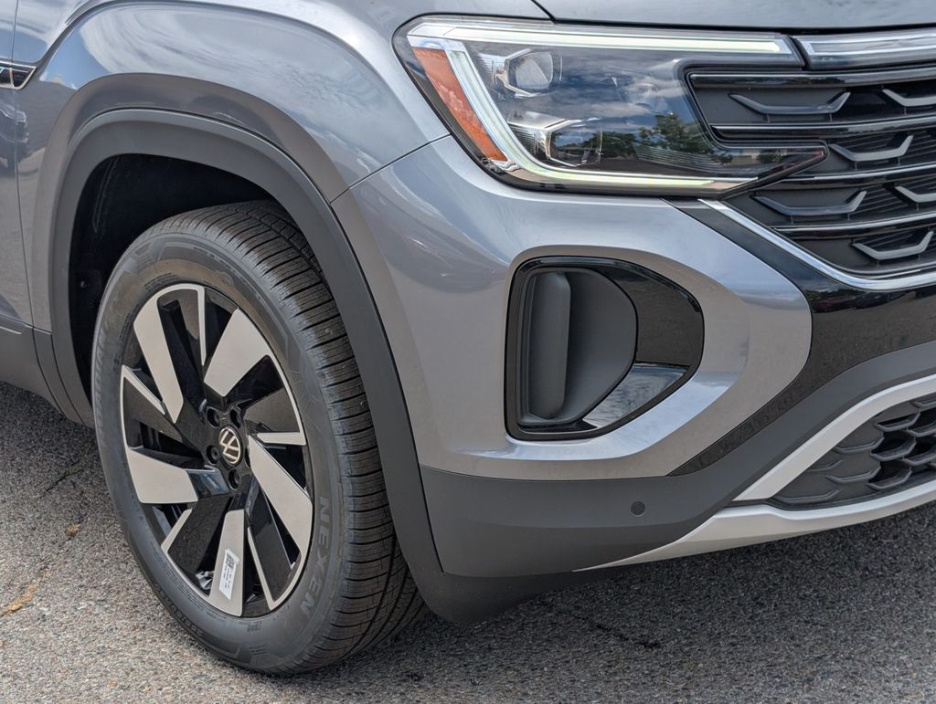 2025 Volkswagen Atlas Cross Sport SE Technology photo 2
