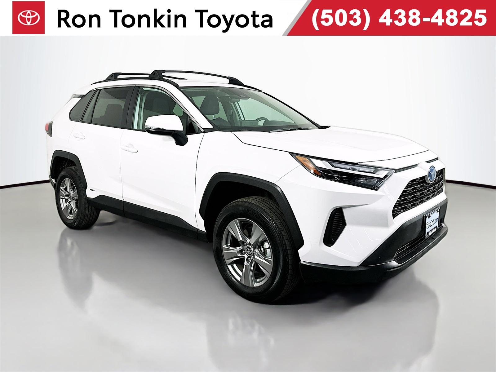 2024 Toyota RAV4 XLE's photo