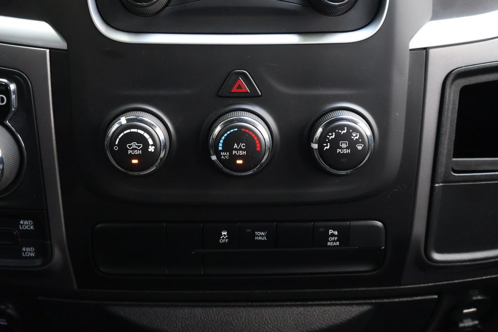 2024 Ram 1500 Classic Warlock photo 15