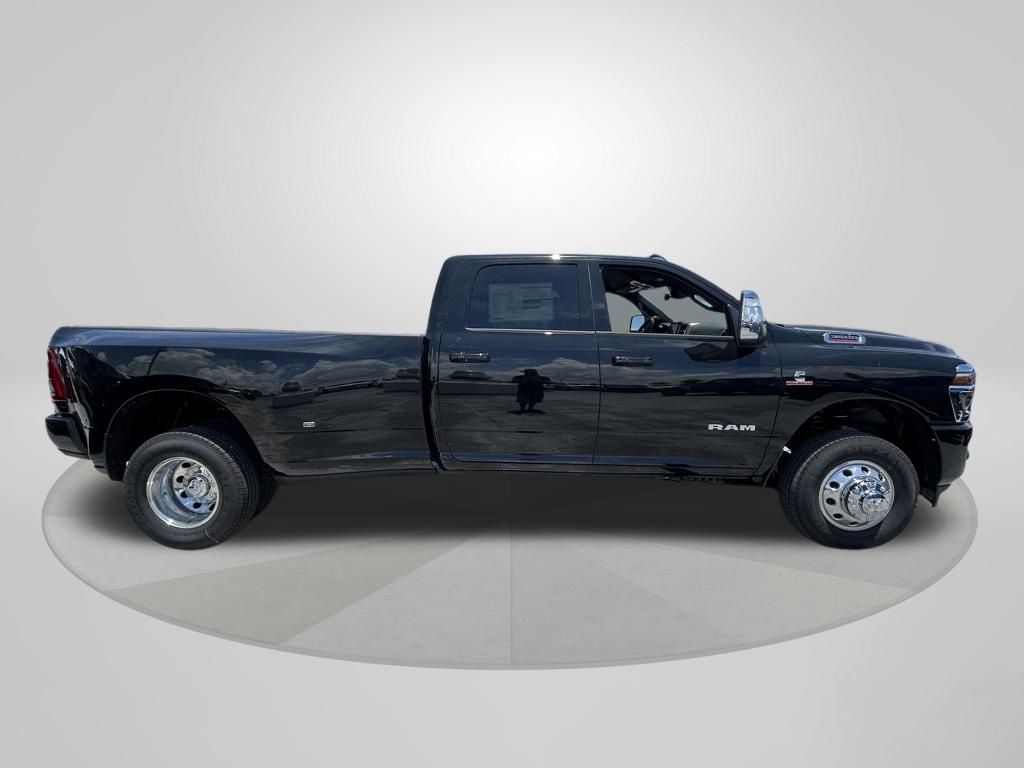2025 Ram 3500 Laramie photo 6