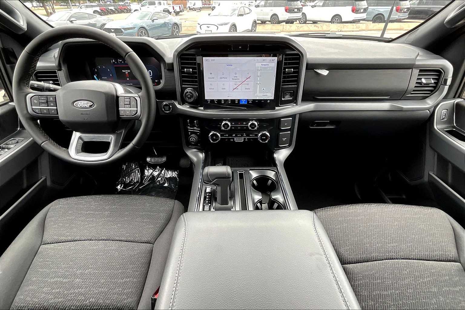 2025 Ford F-150 XLT photo 5