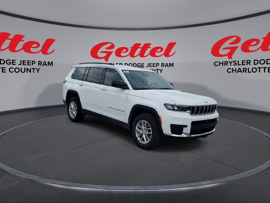 2025 Jeep Grand Cherokee Laredo Altitude photo 2