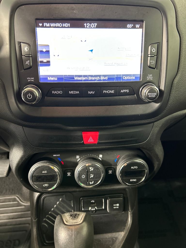 2017 Jeep Renegade Latitude North Edition photo 21