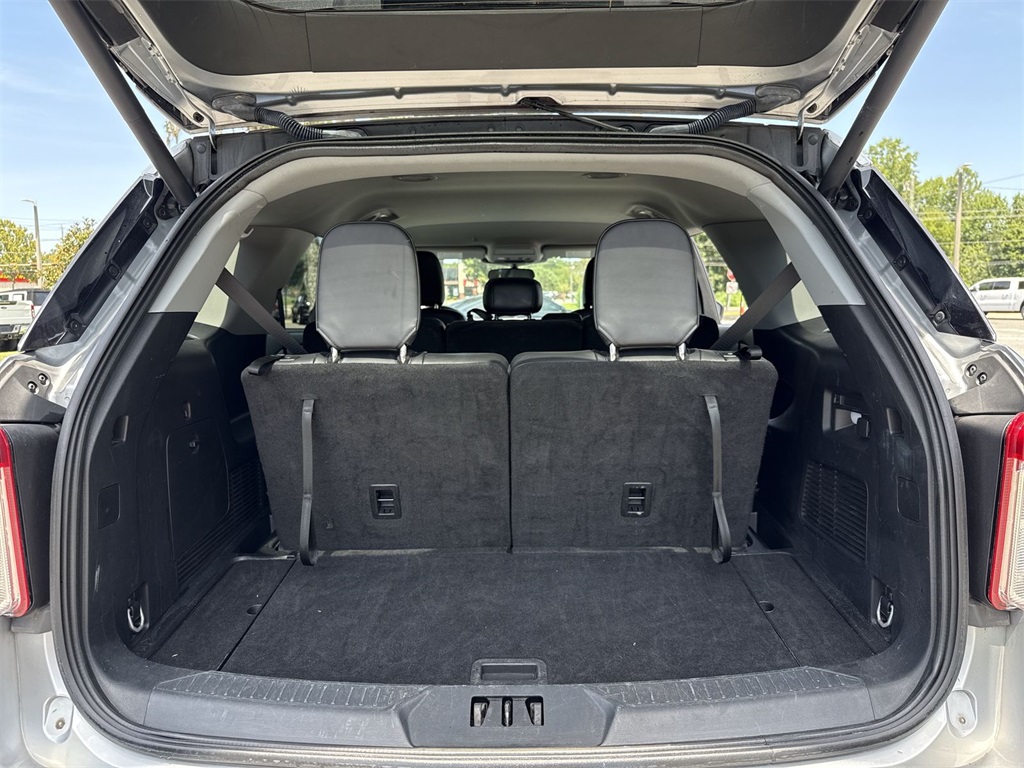 2023 Ford Explorer XLT photo 25