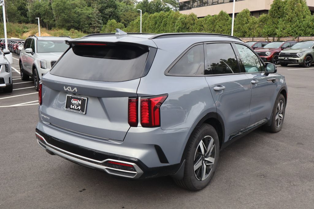 2023 Kia Sorento S photo 3