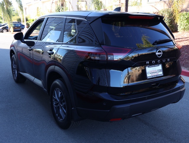 2025 Nissan Rogue S photo 6