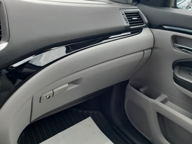 2018 Honda Ridgeline RTL-E photo 34