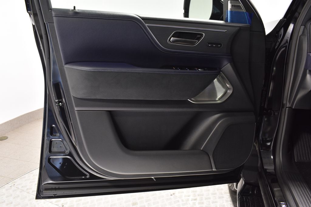2026 Infiniti QX80 Sensory photo 9