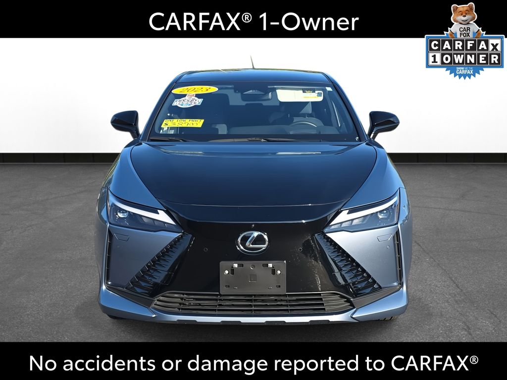 2023 Lexus RZ 450e Luxury photo 2