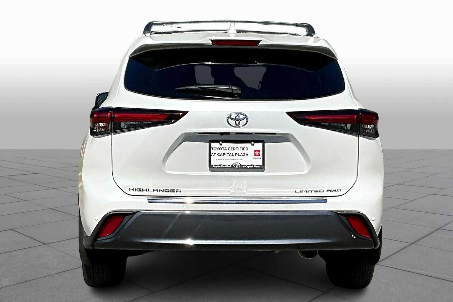 2024 Toyota Highlander Limited photo 4