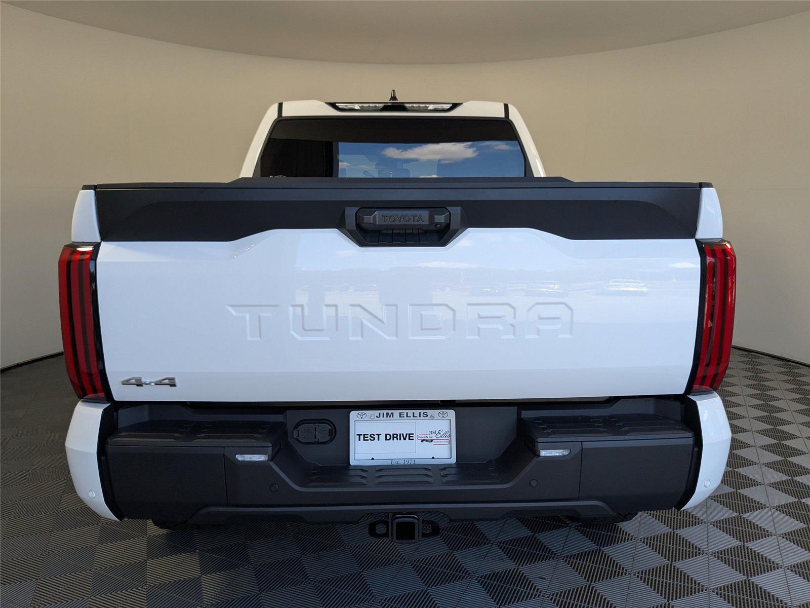 2025 Toyota Tundra SR5 CrewMax photo 23