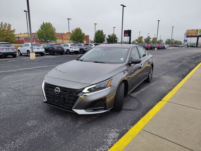 2024 Nissan Altima 2.5 SV photo 3