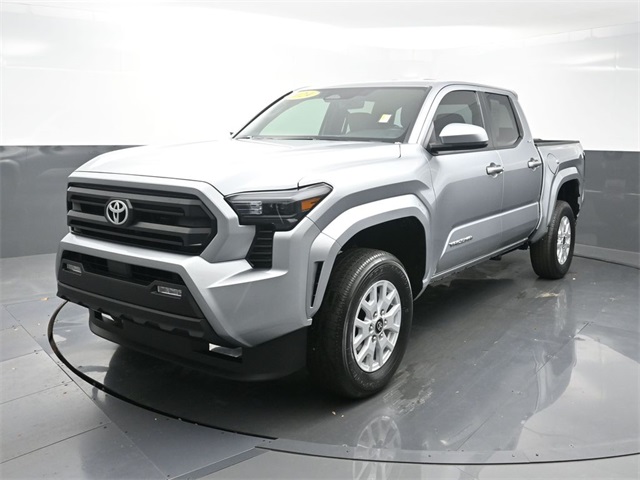 2024 Toyota Tacoma SR5 photo 3