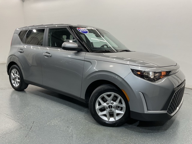 2024 Kia Soul LX photo 2