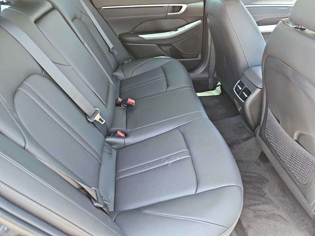 2025 Hyundai Sonata Hybrid Limited photo 18