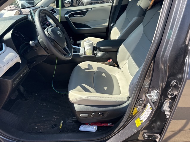 2024 Toyota RAV4 XLE Premium photo 9