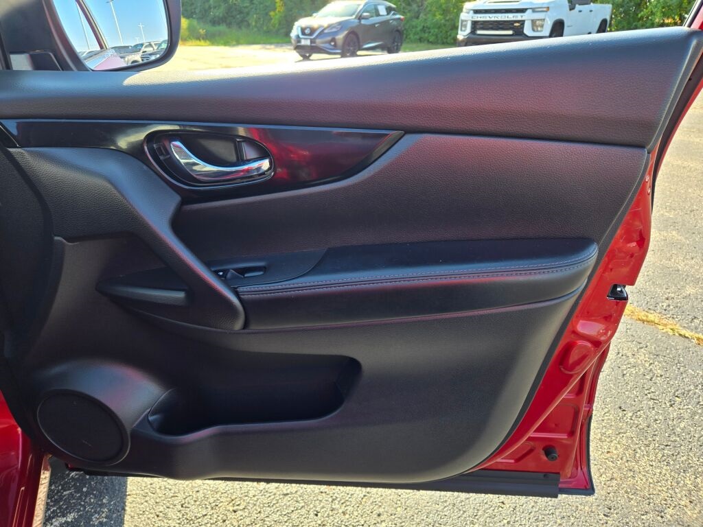 2019 Nissan Rogue Sport SV photo 5