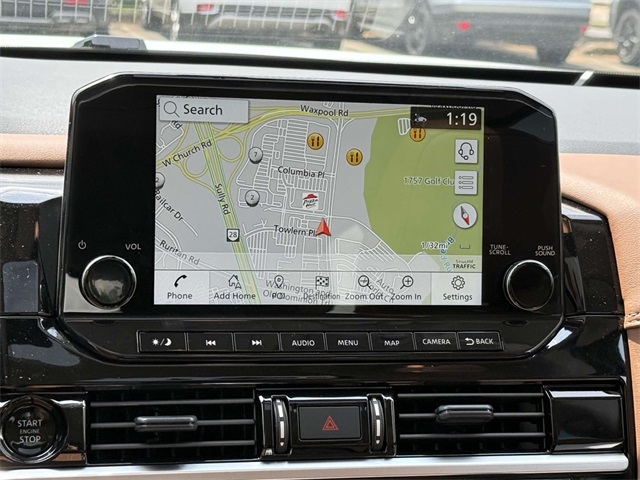 2025 Nissan Pathfinder Platinum photo 3