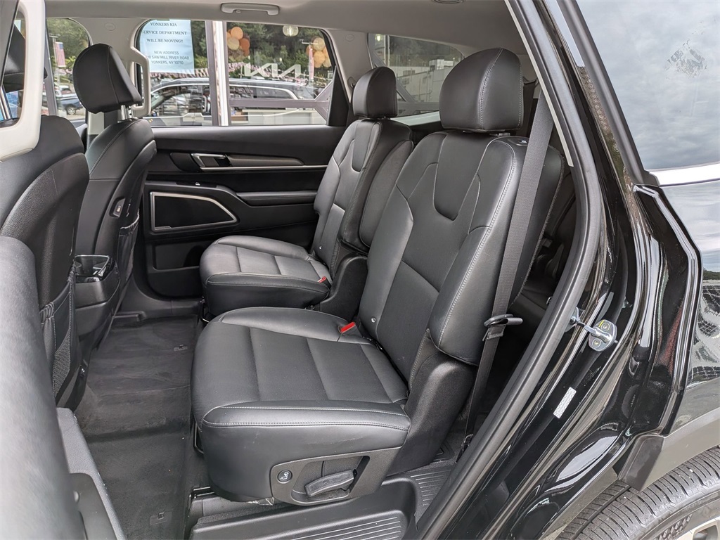 2022 Kia Telluride S photo 26