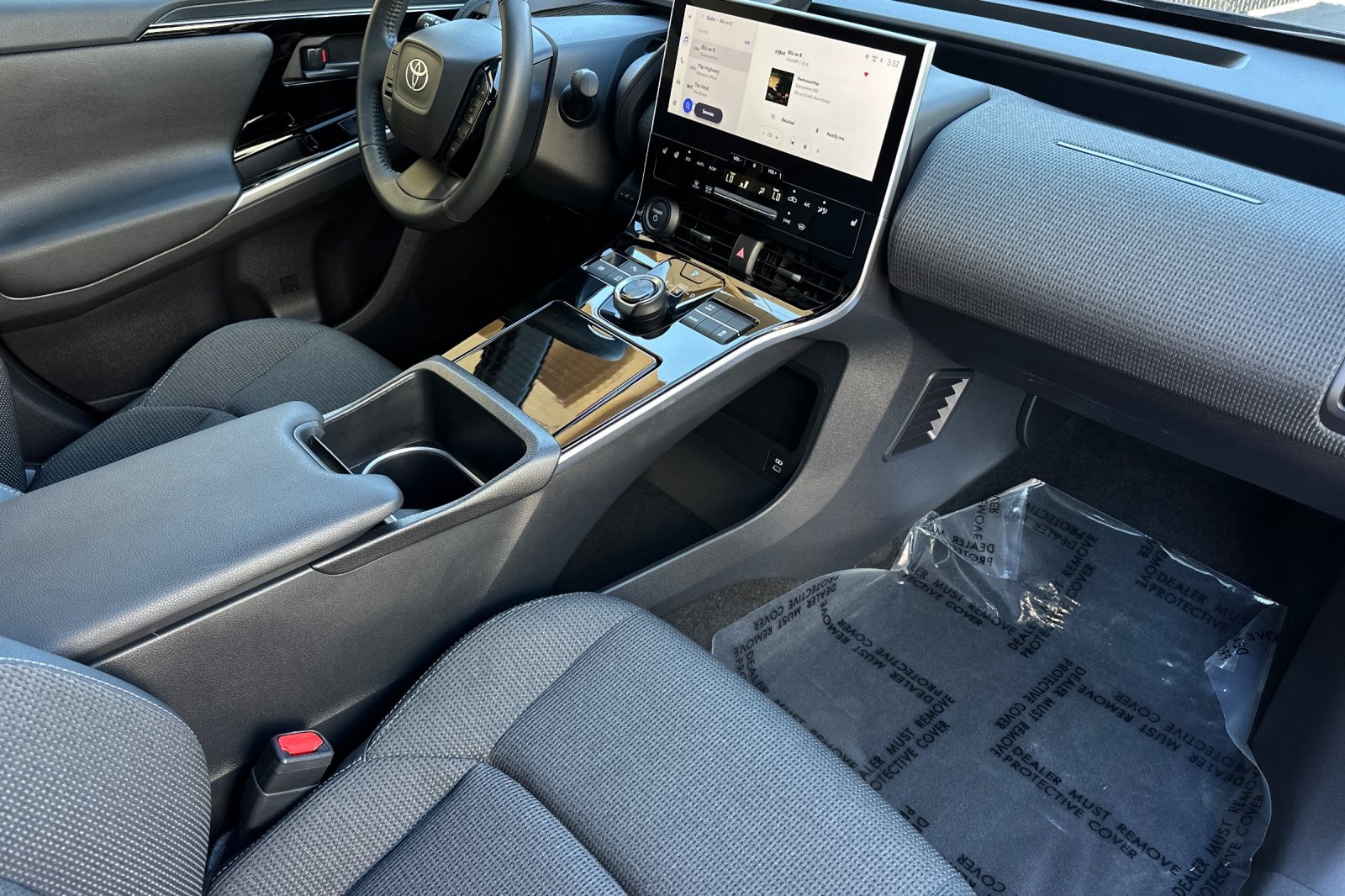 2024 Toyota bZ4X XLE photo 15