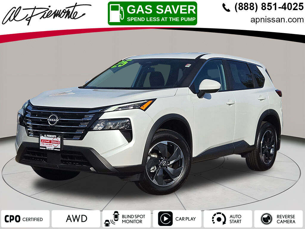 2025 Nissan Rogue SV's photo