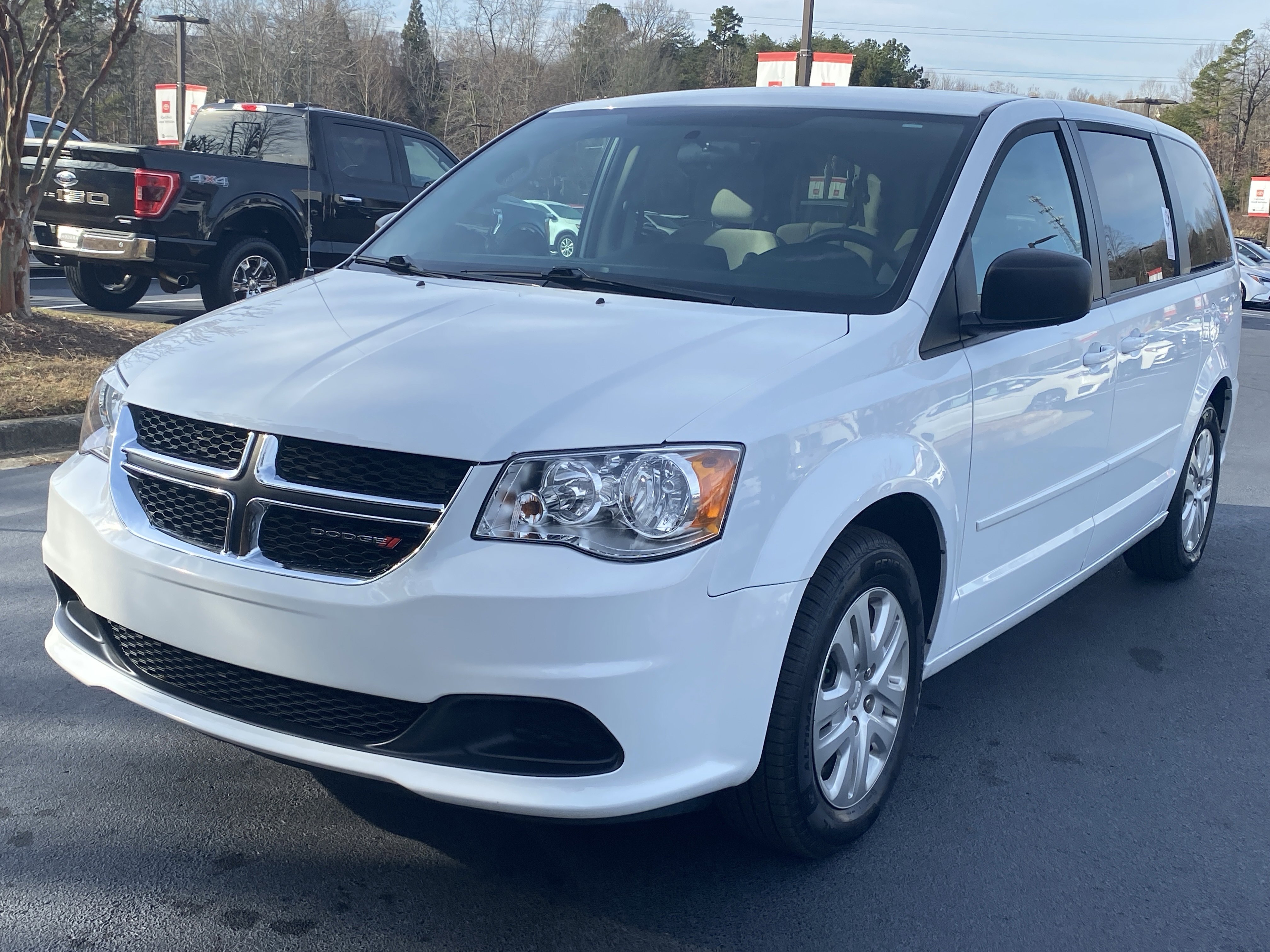 2016 Dodge Grand Caravan SE's photo