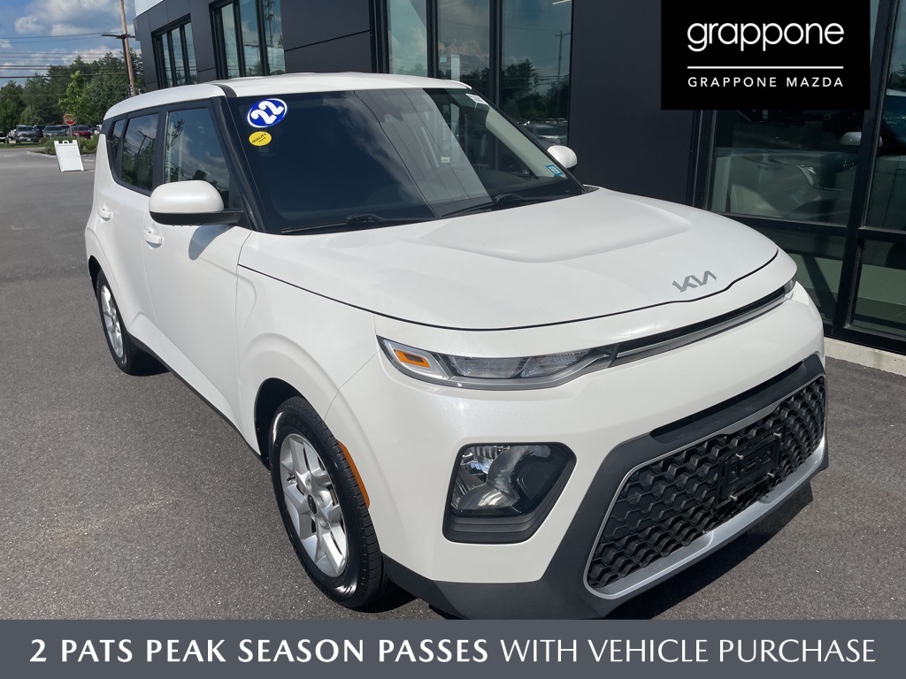 2022 Kia Soul LX's photo