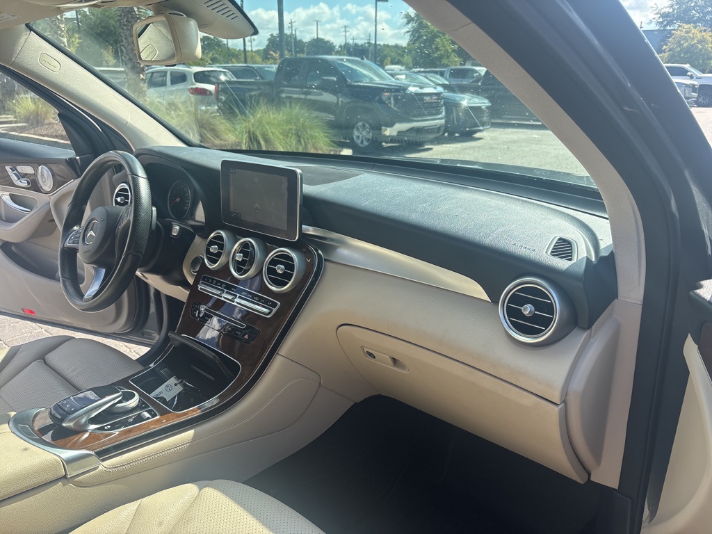 2016 Mercedes Benz GLC 300 4MATIC photo 13