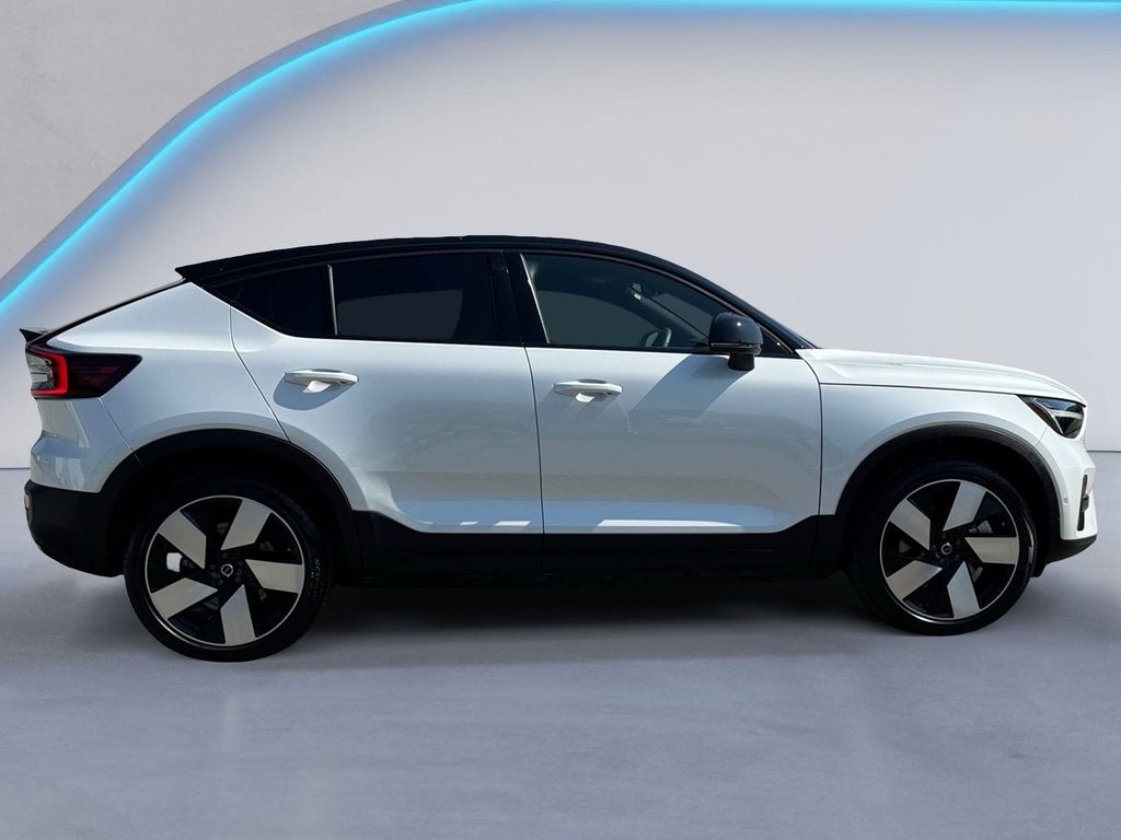 2022 Volvo C40 Recharge Ultimate photo 3