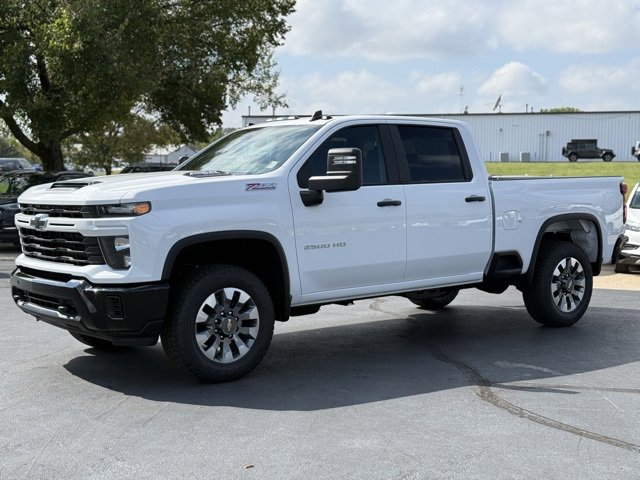 2026 Chevrolet Silverado 2500HD Custom photo 3
