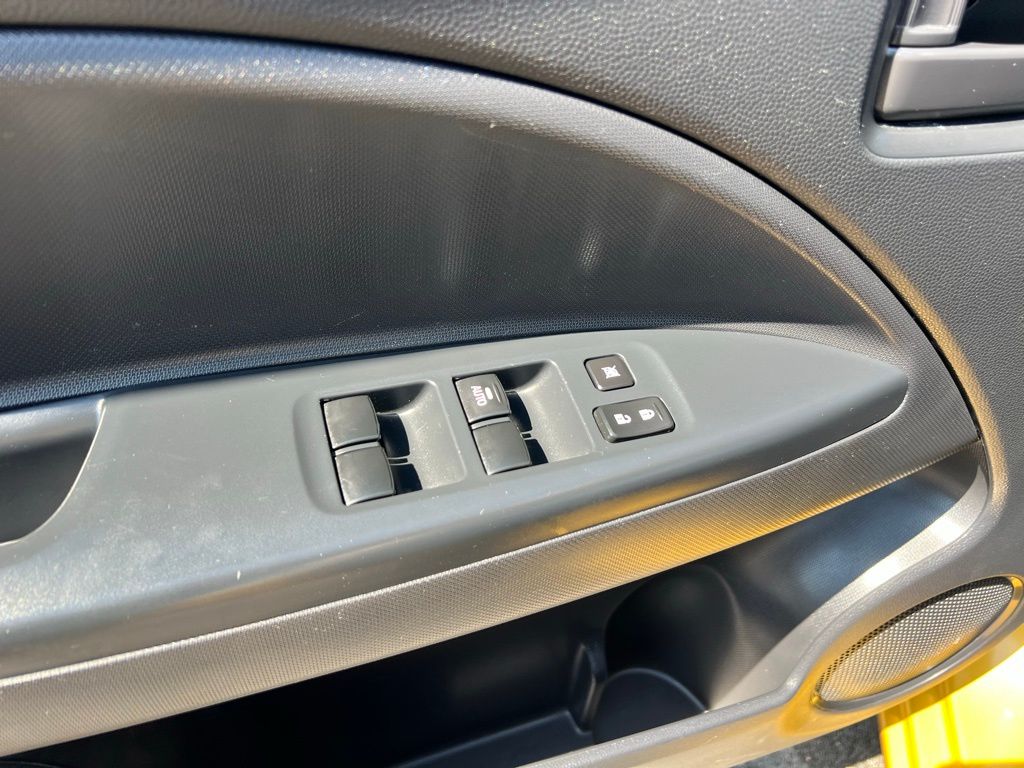 2024 Mitsubishi Mirage ES photo 15