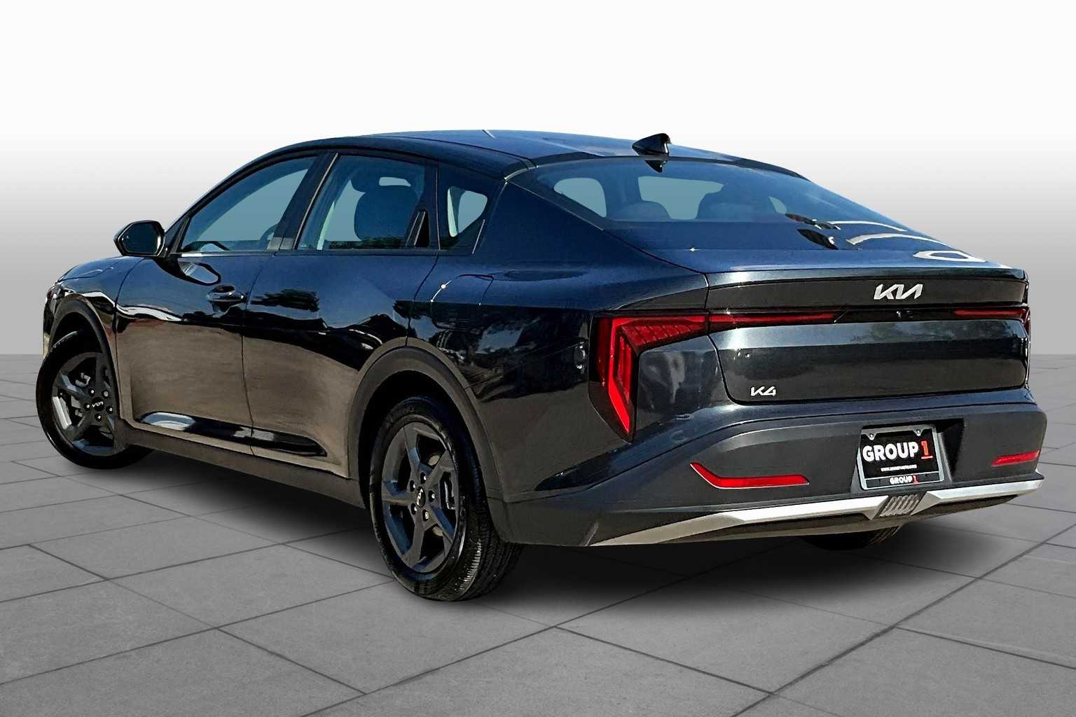 2025 Kia K4 LXS photo 10