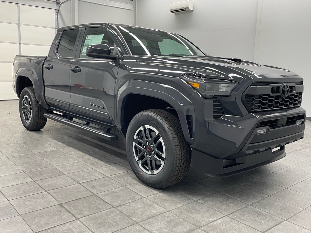 2024 Toyota Tacoma SR Double Cab photo 5