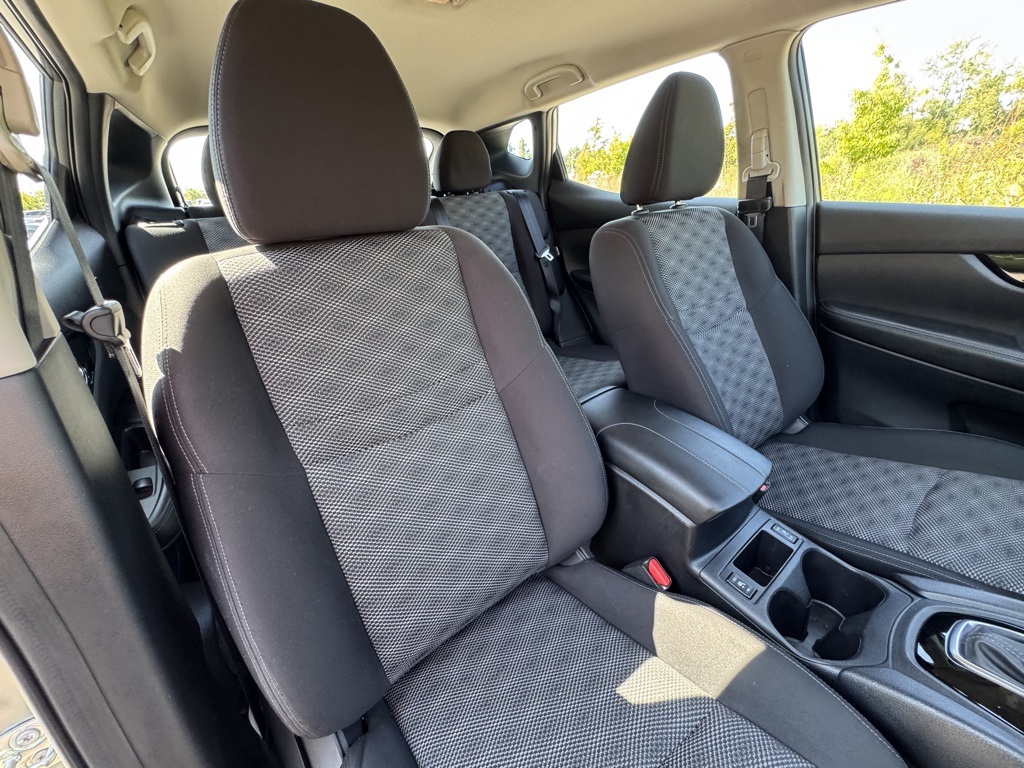 2021 Nissan Rogue Sport SV photo 29