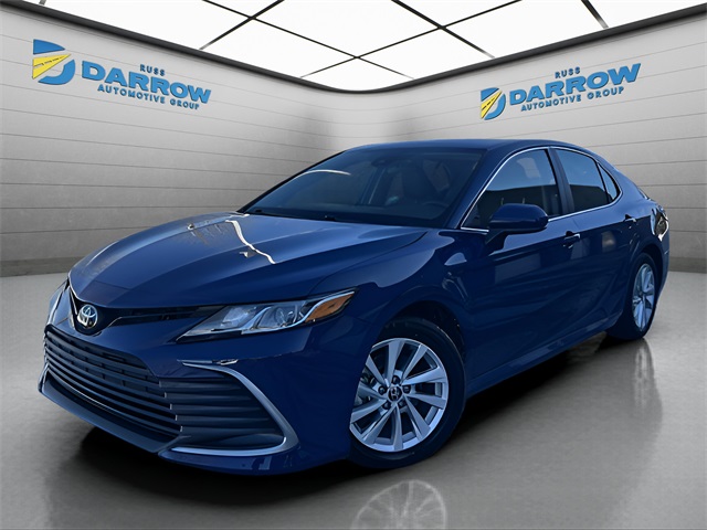 2024 Toyota Camry LE's photo