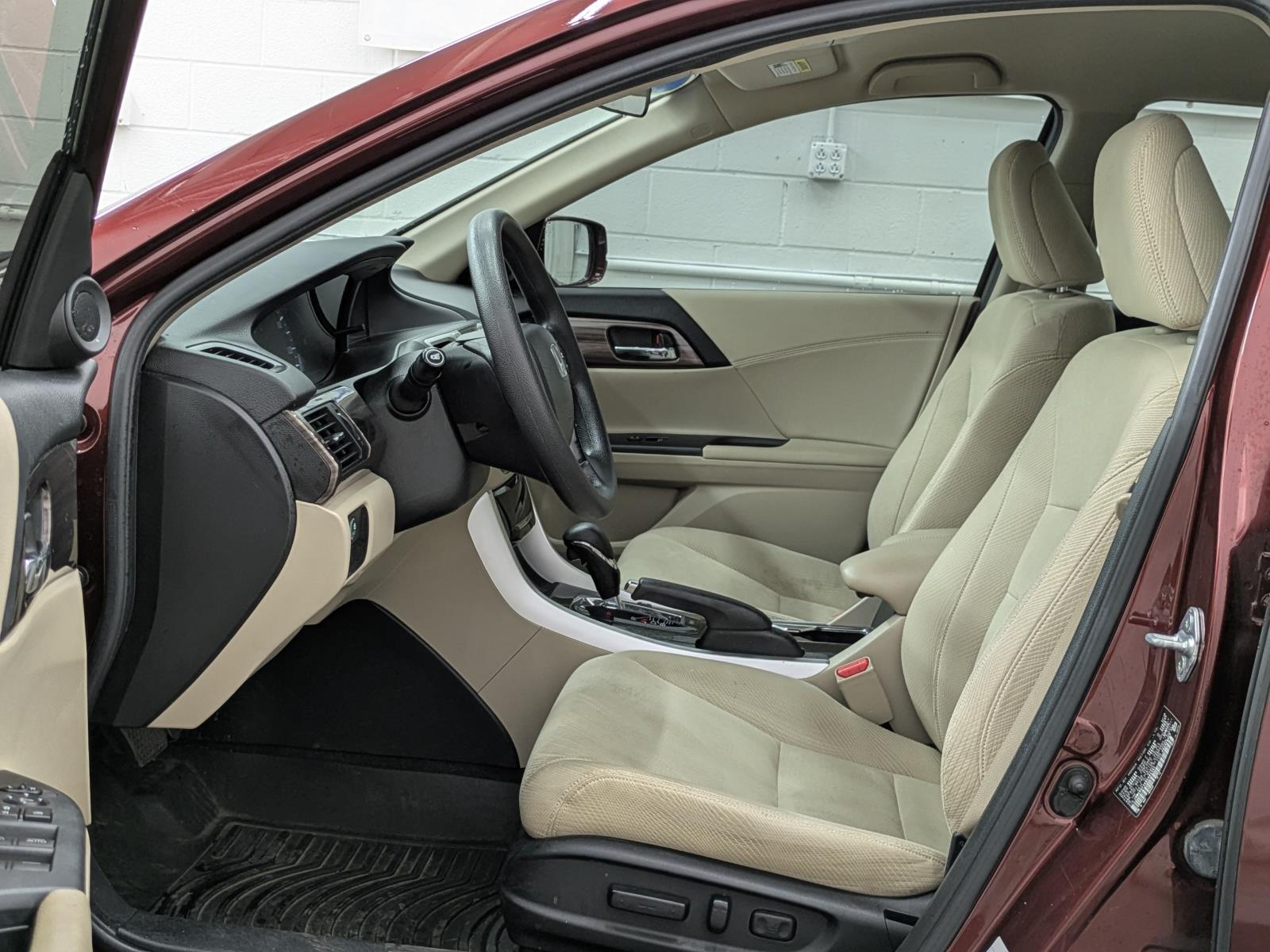 2017 Honda Accord Hybrid photo 3