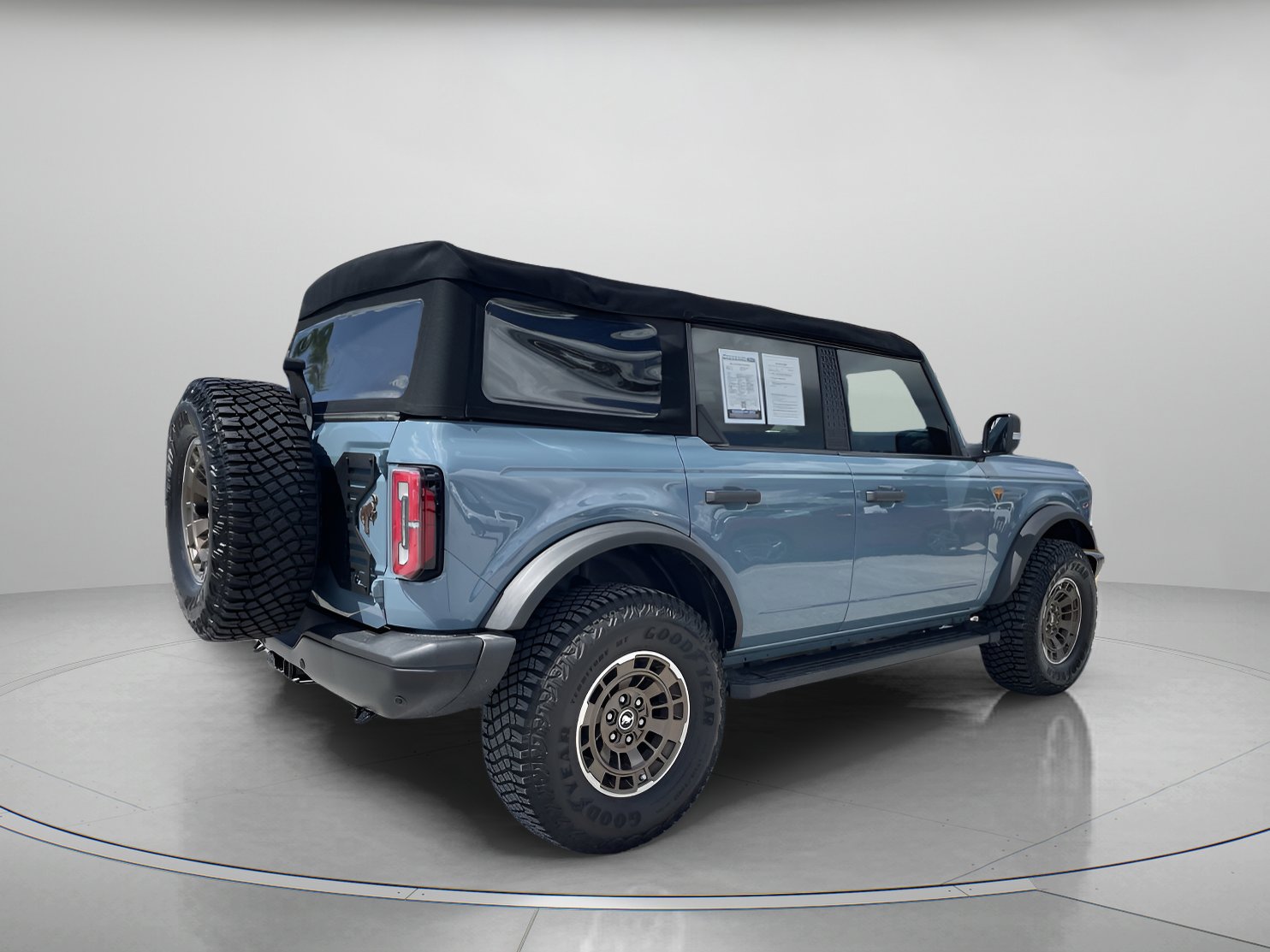 2022 Ford Bronco Badlands photo 3